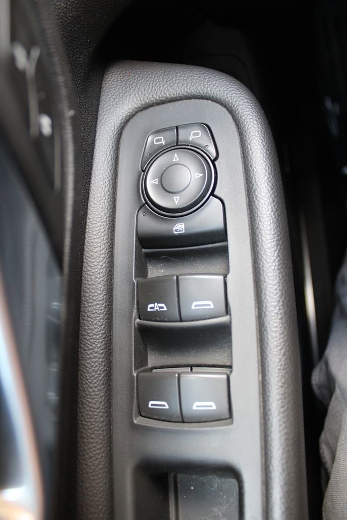 Used 2018 GMC Terrain Denali w/ GMC Pro Grade Package AWD/4WD image 23
