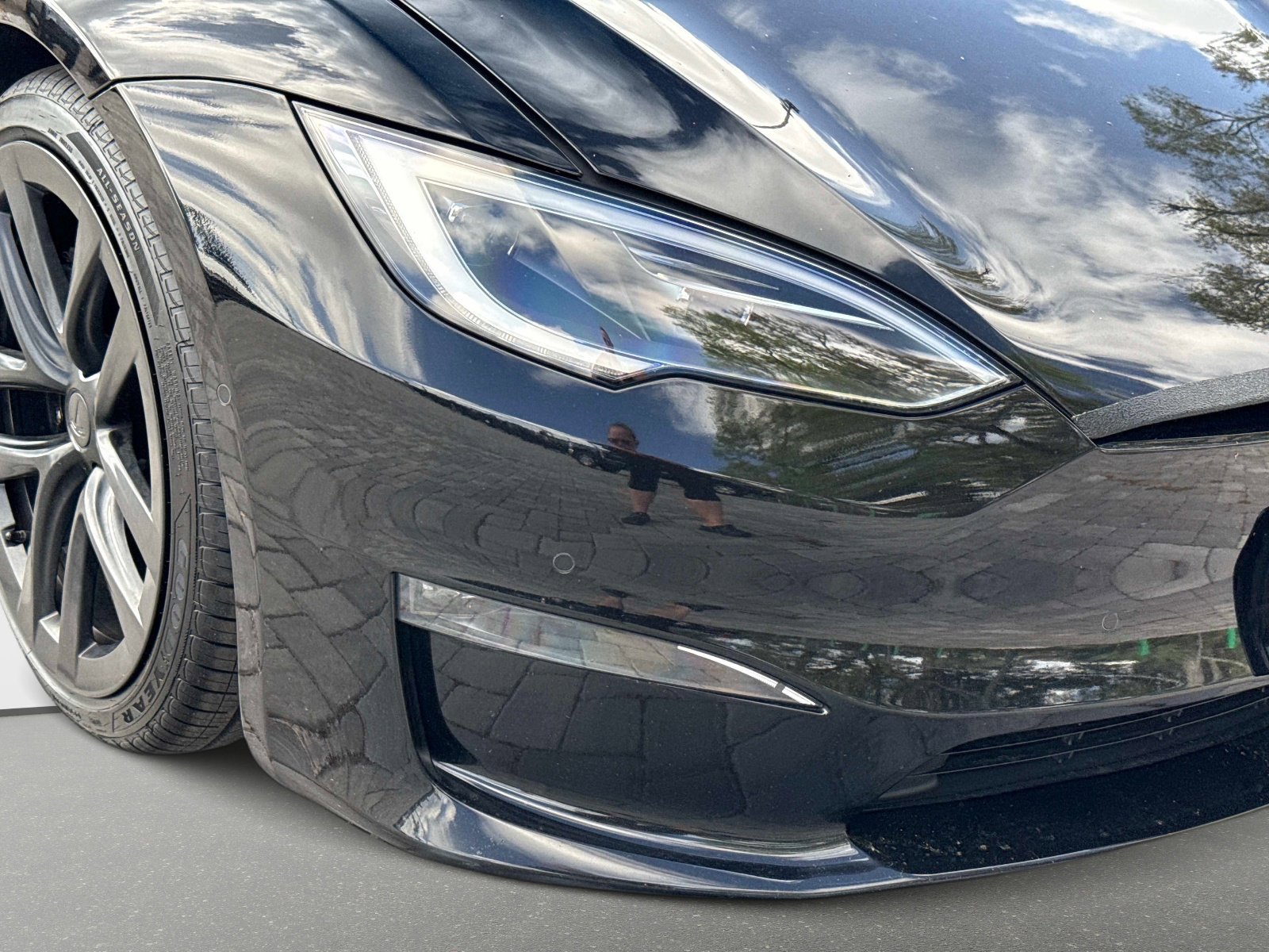 Used 2023 Tesla Model S image 9