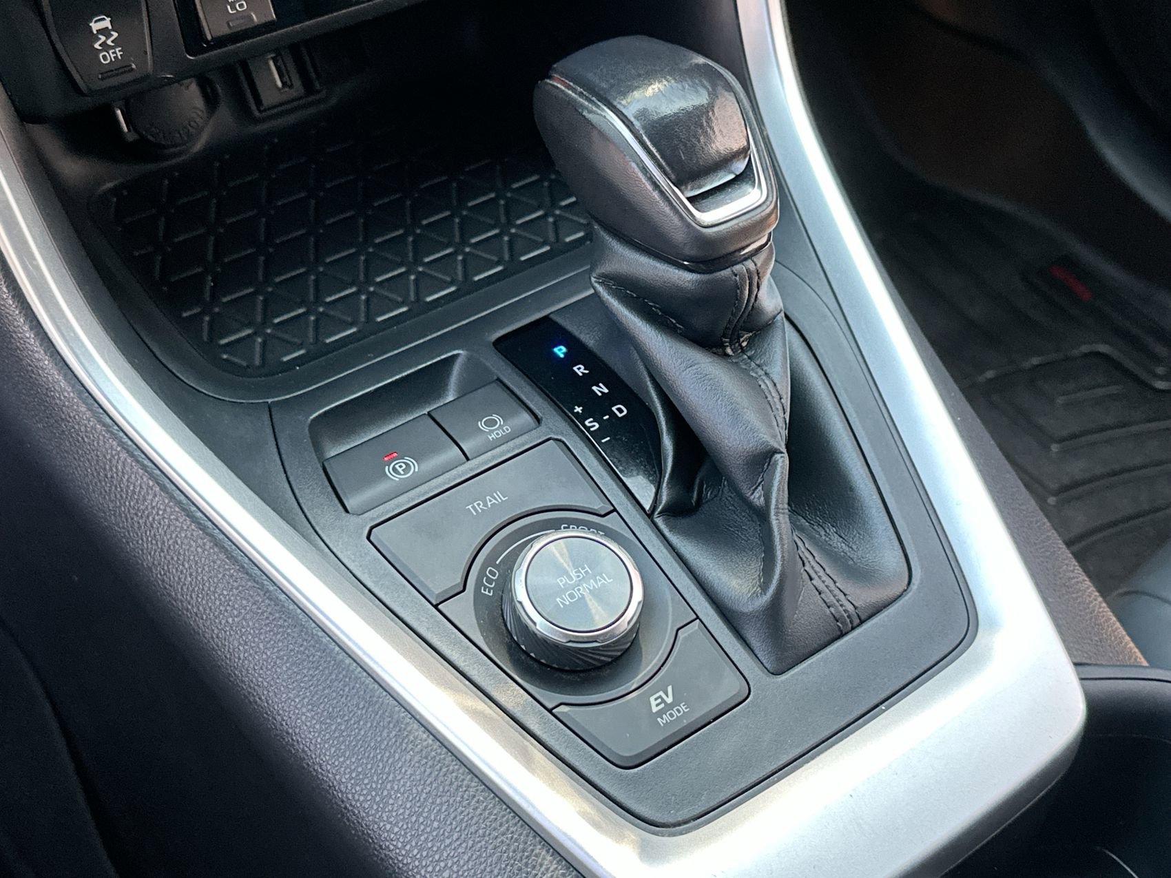 Used 2022 Toyota RAV4 XSE image 19