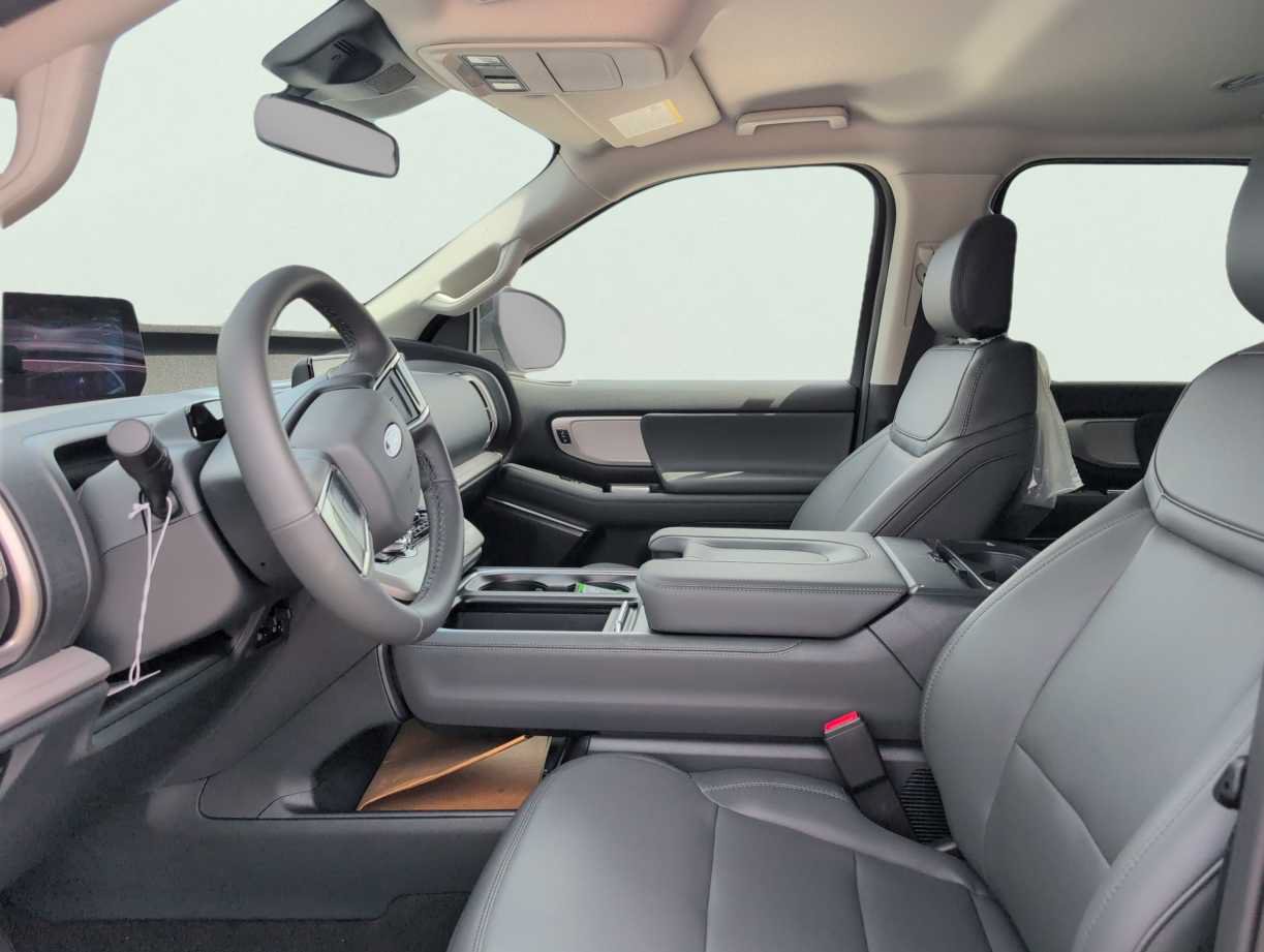 New 2027 Ford Expedition Active RWD image 9