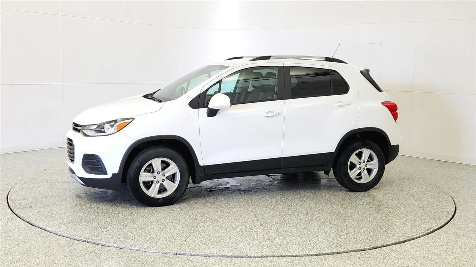 Used 2022 Chevrolet Trax LT w/ Driver Confidence Package AWD/4WD image 4