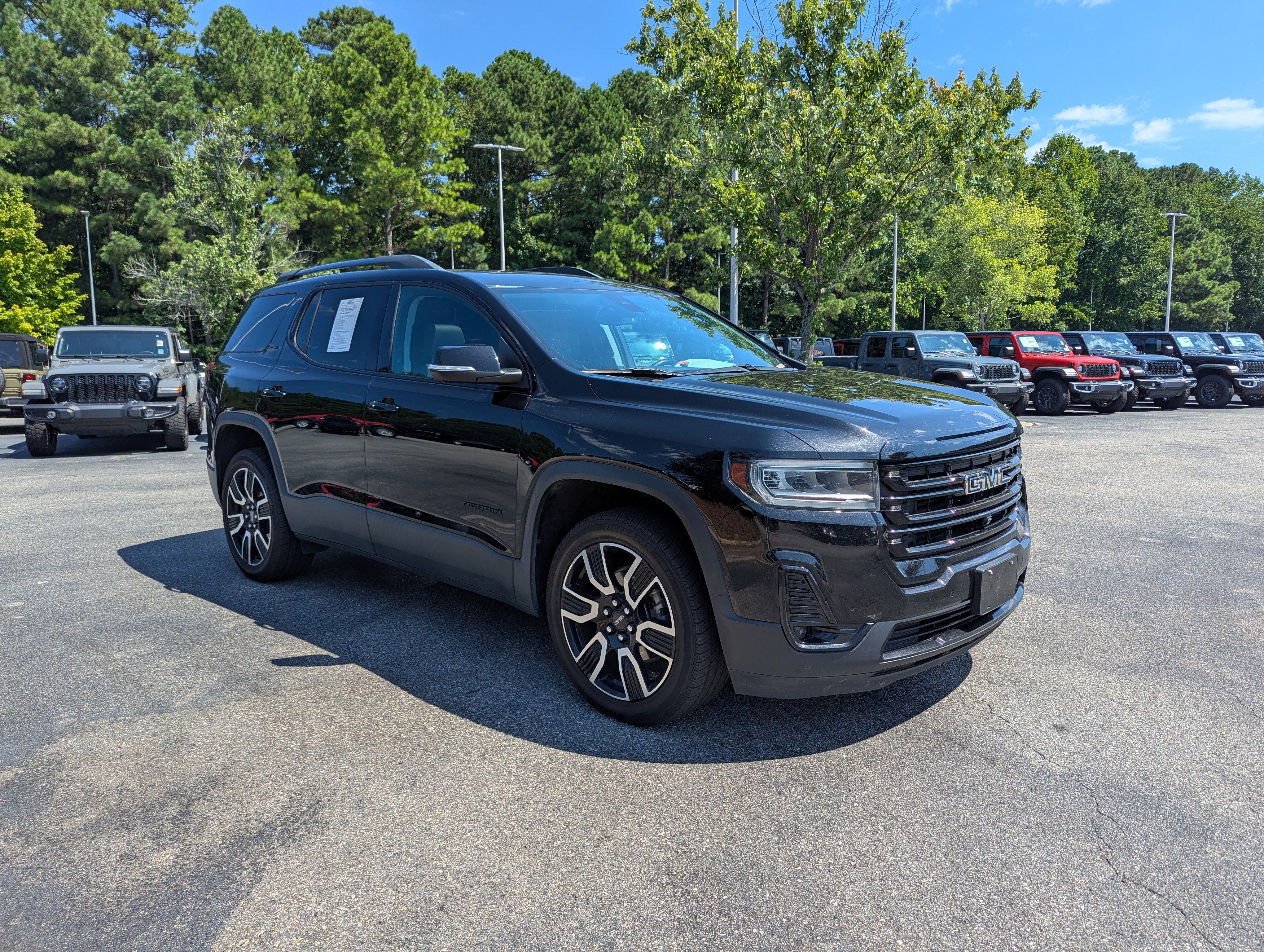 Used 2021 GMC Acadia SLT w/ Elevation Edition image 3