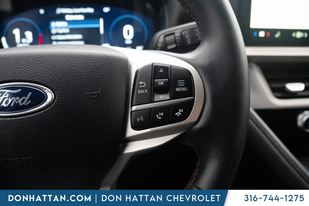 Used 2025 Ford Explorer Active AWD/4WD image 6