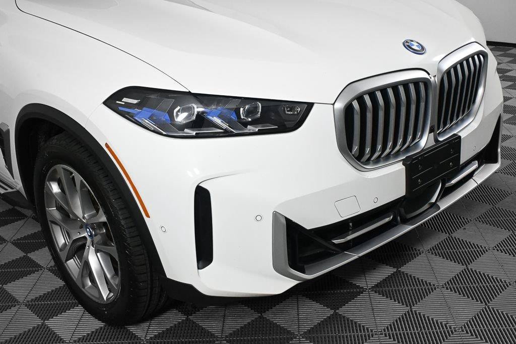 Used 2025 BMW X5 xDrive50e AWD/4WD image 35