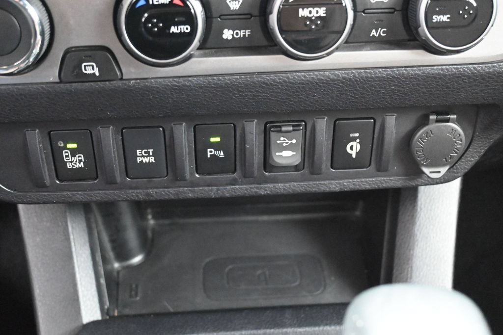 Certified 2017 Toyota Tacoma Limited AWD/4WD image 23