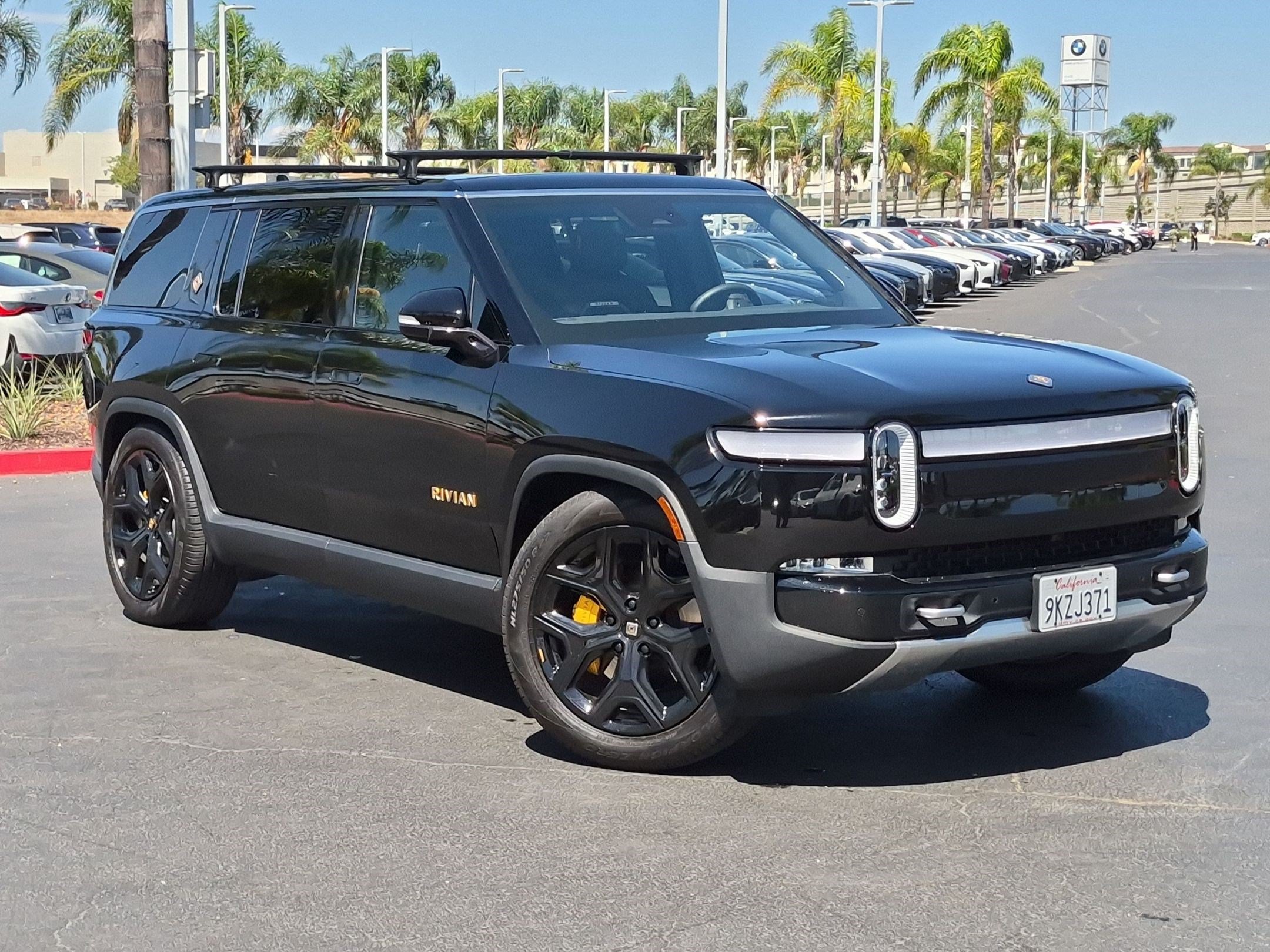 Used 2023 Rivian R1S Adventure AWD/4WD image 2