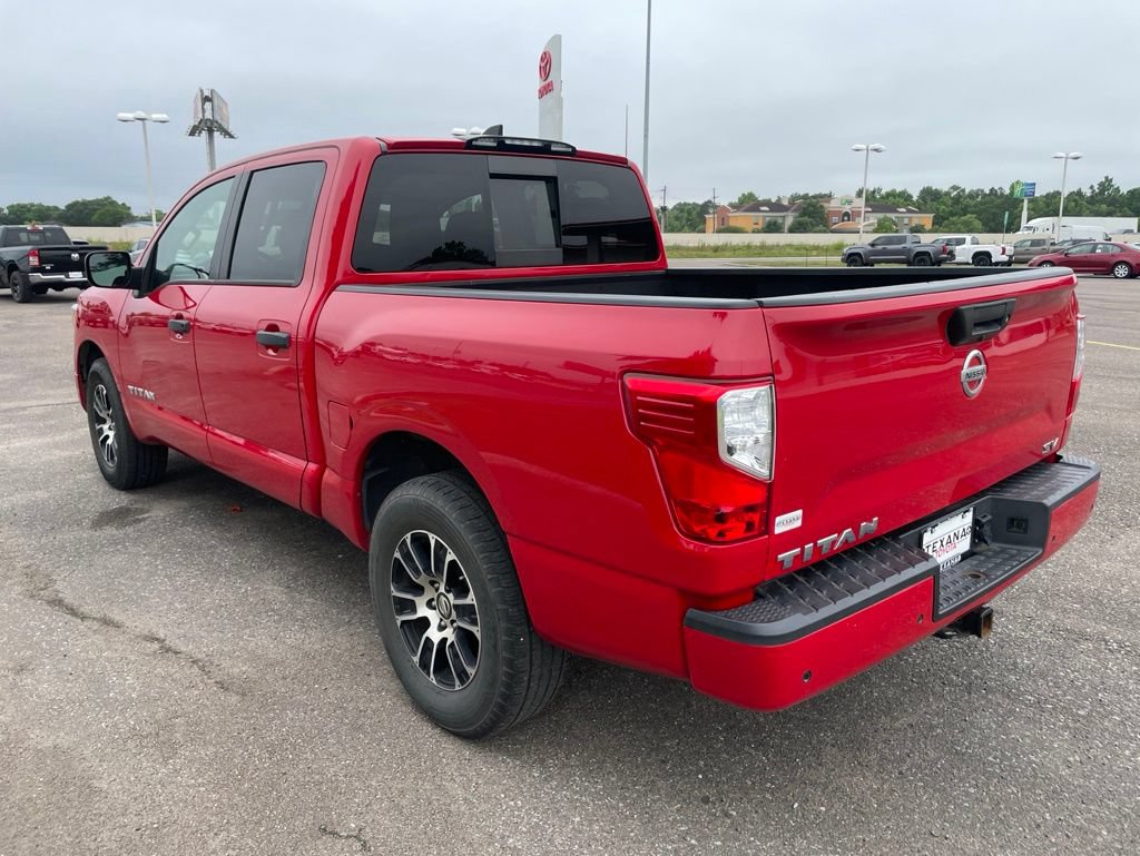 Used 2022 Nissan Titan SV RWD image 4