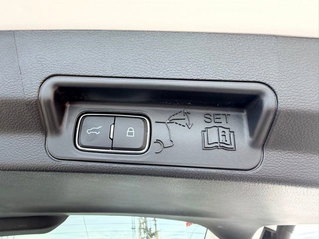 Used 2025 Ford Explorer Platinum w/ Ultimate Package image 34