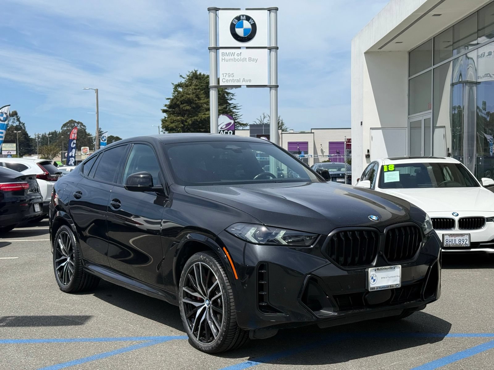 Certified 2024 BMW X6 xDrive40i w/ Premium Package AWD/4WD image 1