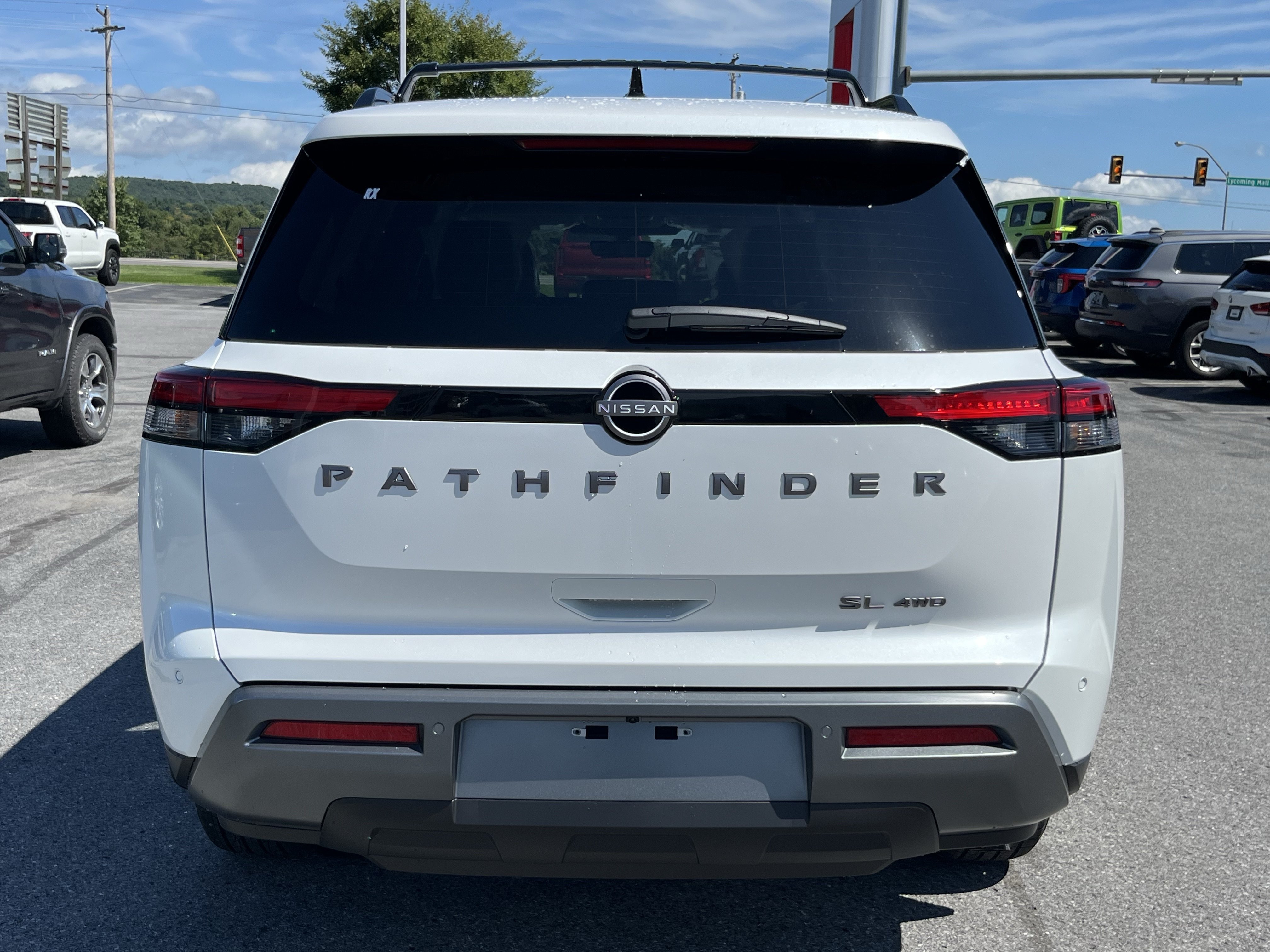 New 2026 Nissan Pathfinder SL AWD/4WD image 6