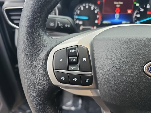 Used 2022 Ford Explorer XLT w/ Equipment Group 202A image 19