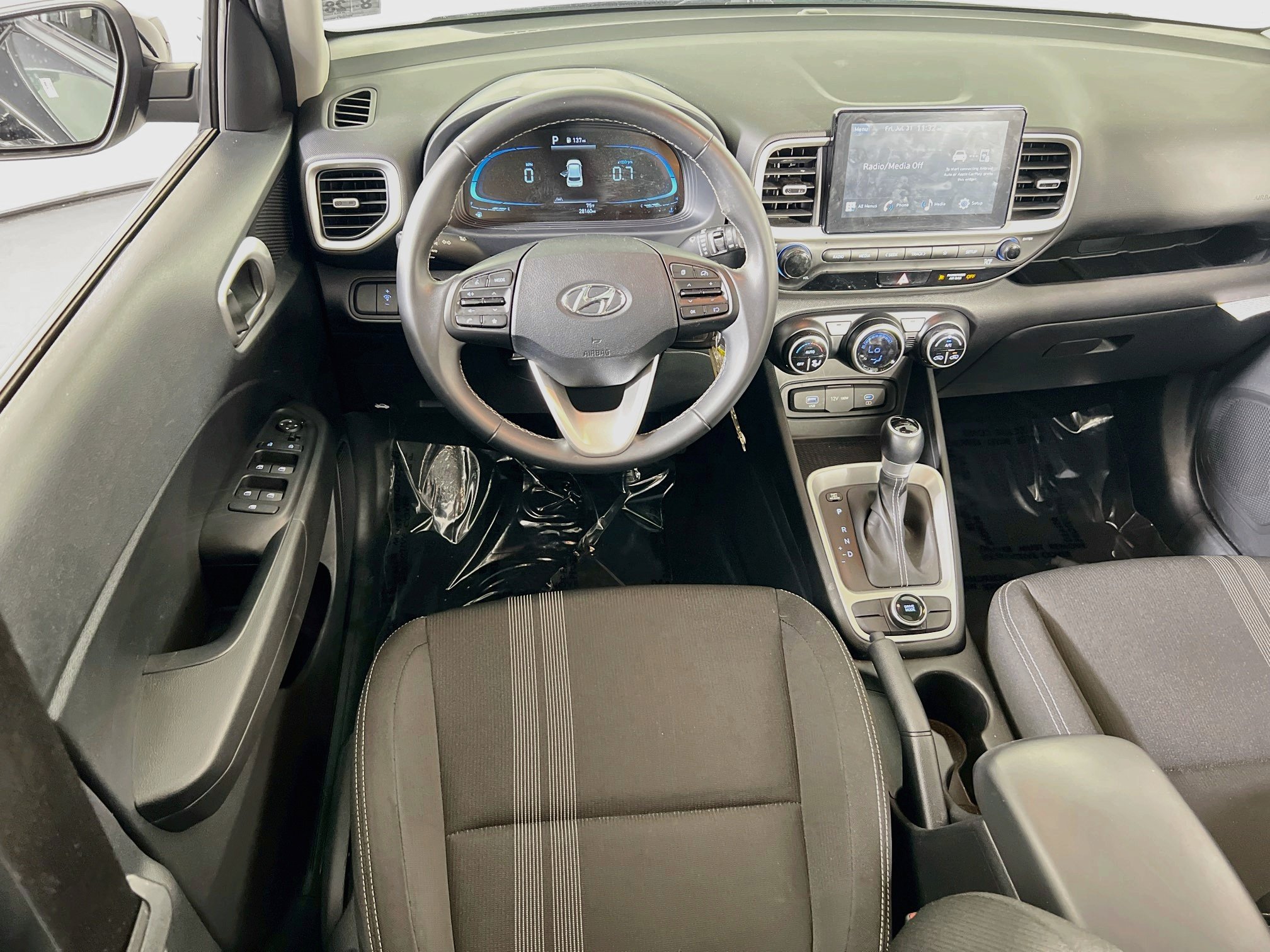 Used 2023 Hyundai Venue SEL w/ Cargo Package FWD image 21