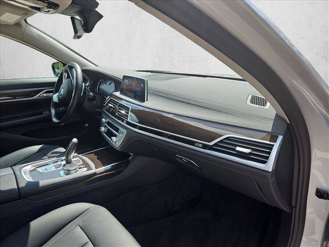 Used 2019 BMW 740i w/ Cold Weather Package RWD image 21