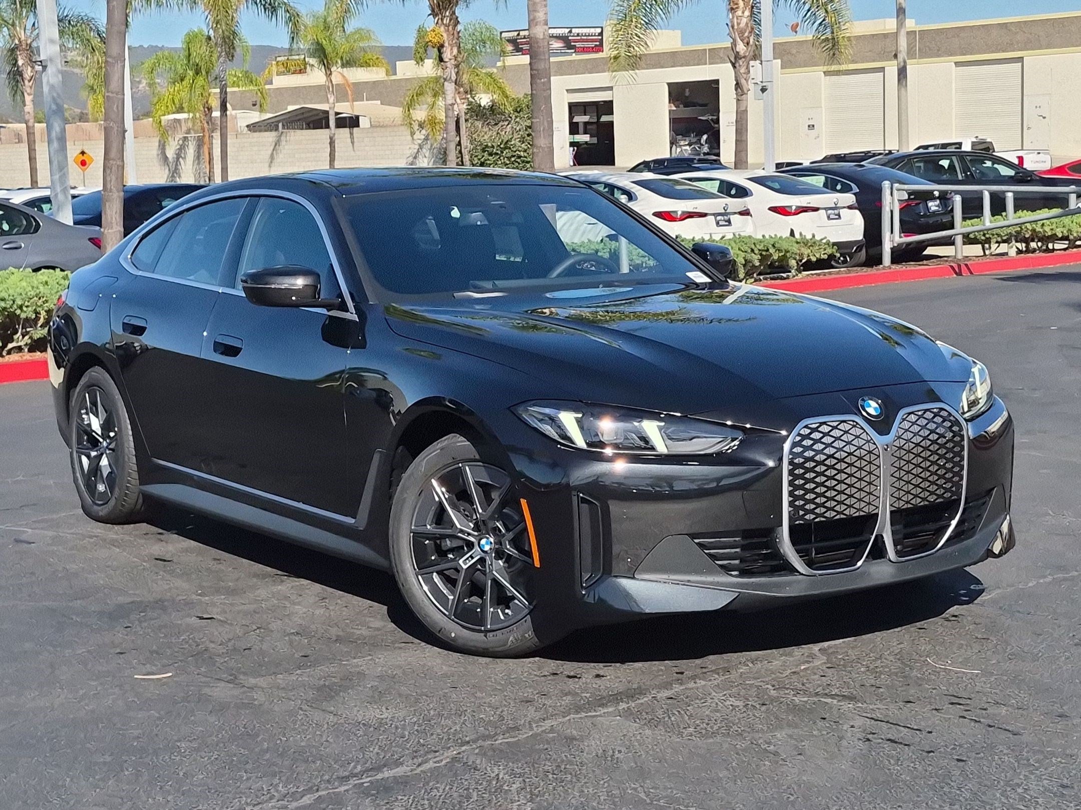 New 2026 BMW i4 eDrive40 w/ Parking Assistance Package RWD image 2