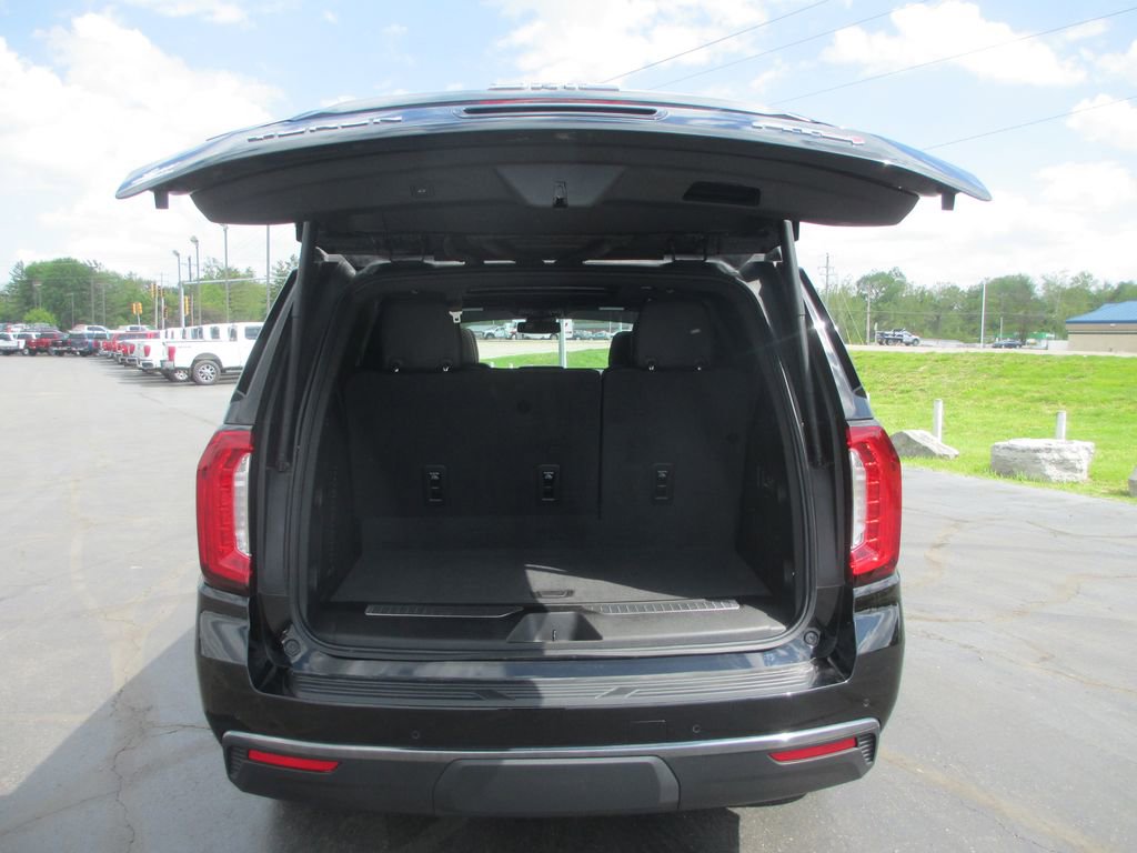 Used 2023 GMC Yukon AT4 w/ LPO, Floor Liner Package AWD/4WD image 7