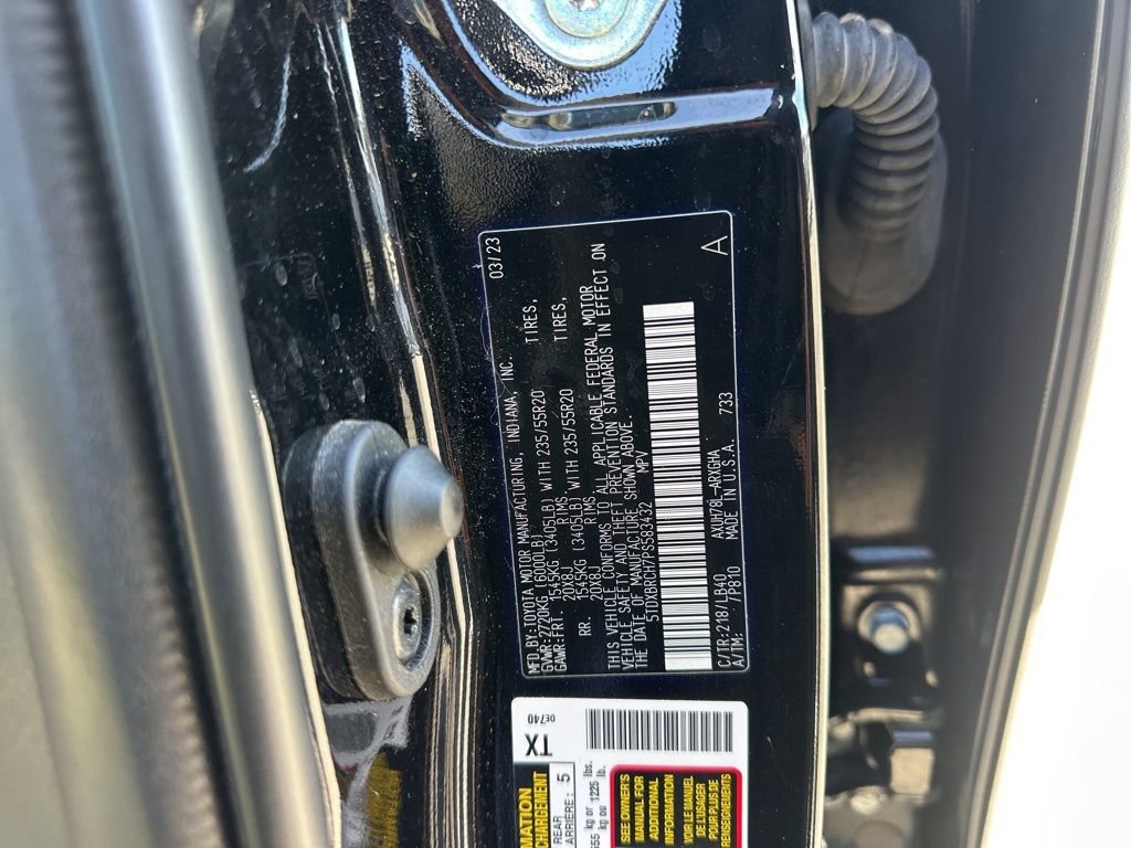 Used 2023 Toyota Highlander Limited image 39