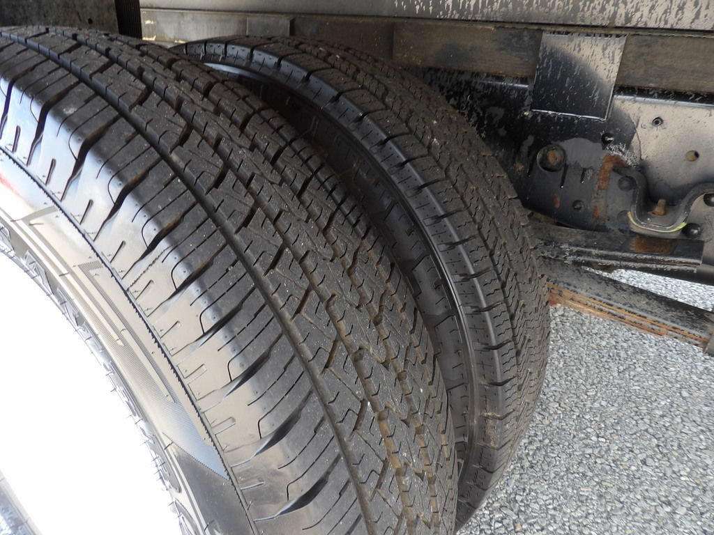 Used 2021 Isuzu NPR RWD image 45