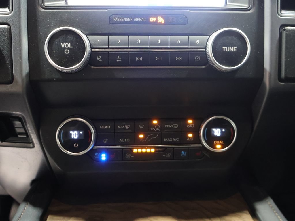 Used 2019 Ford Expedition Platinum AWD/4WD image 36