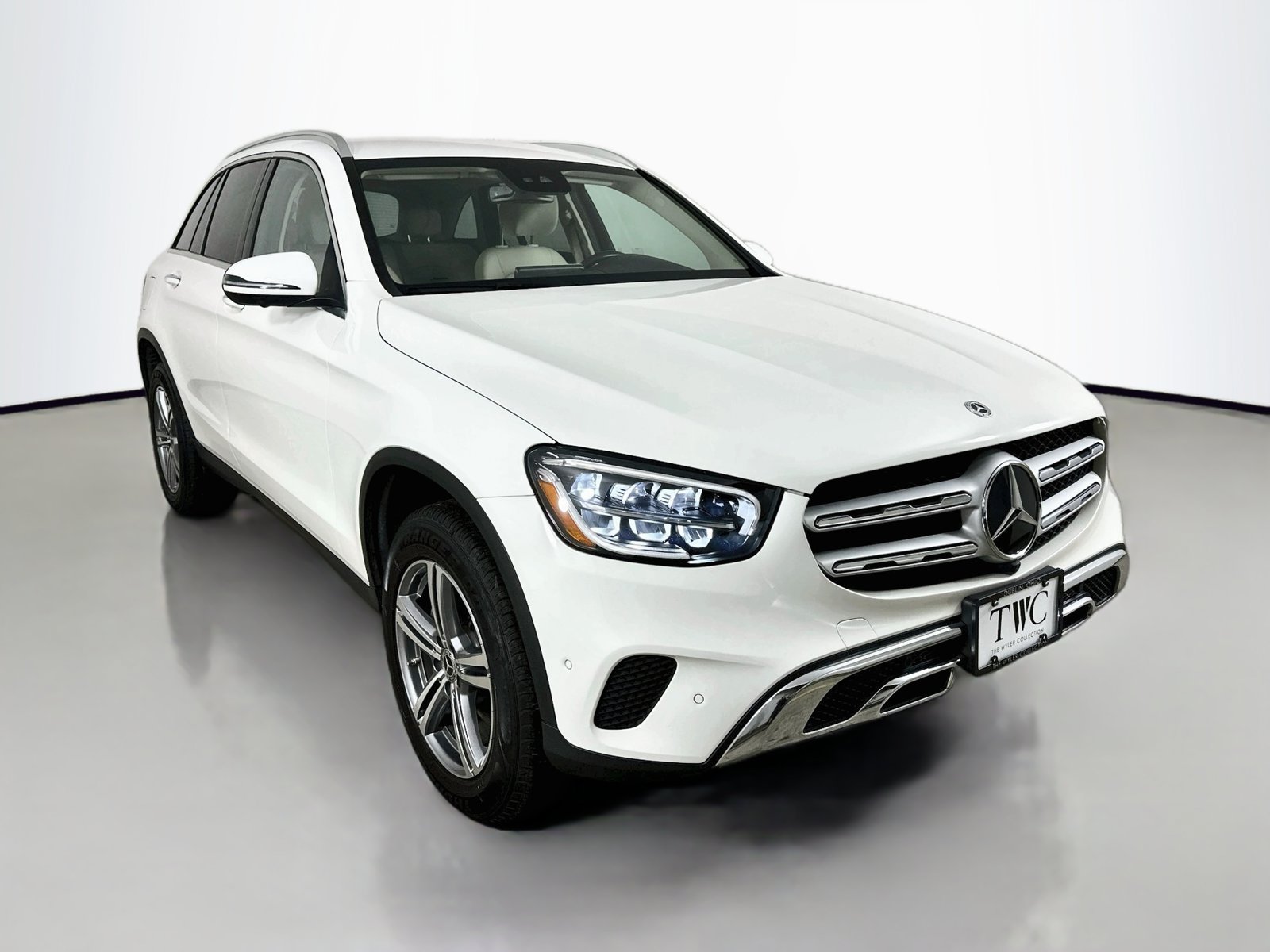 Used 2022 Mercedes-Benz GLC 300 4MATIC image 3
