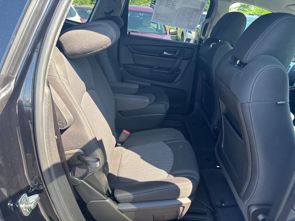 Used 2016 Chevrolet Traverse LT w/ Style and Technology Package FWD image 11