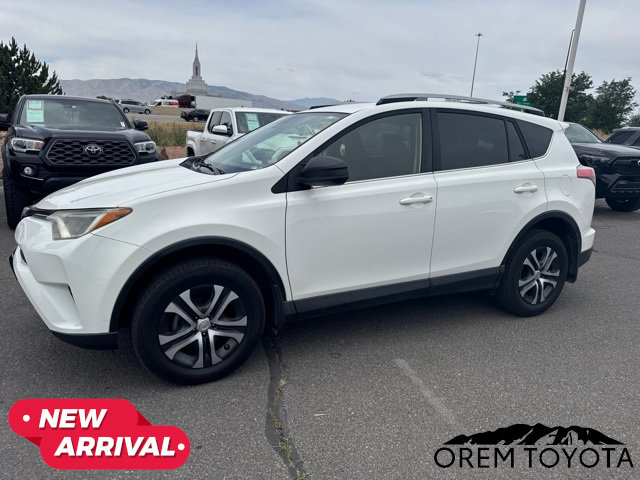 Used 2018 Toyota RAV4 LE w/ Carpet Mat Package AWD/4WD image 2