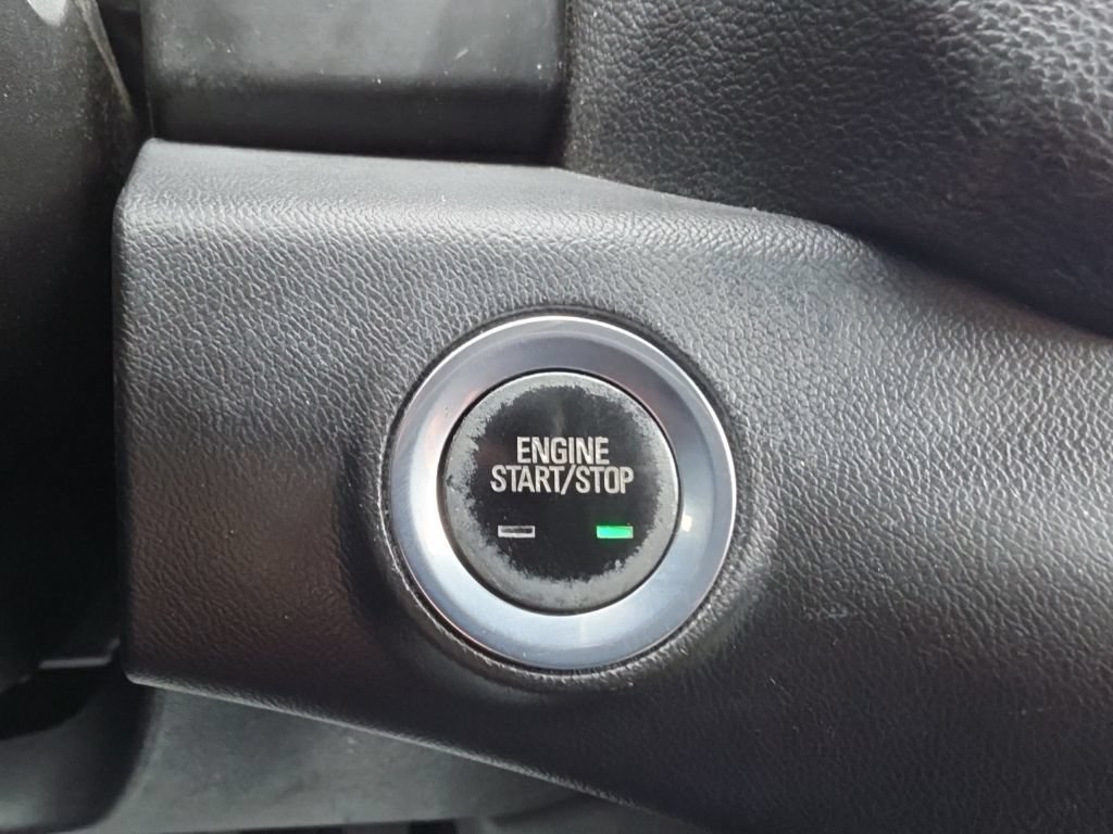 Used 2018 GMC Terrain SLE w/ Driver Convenience Package FWD image 11