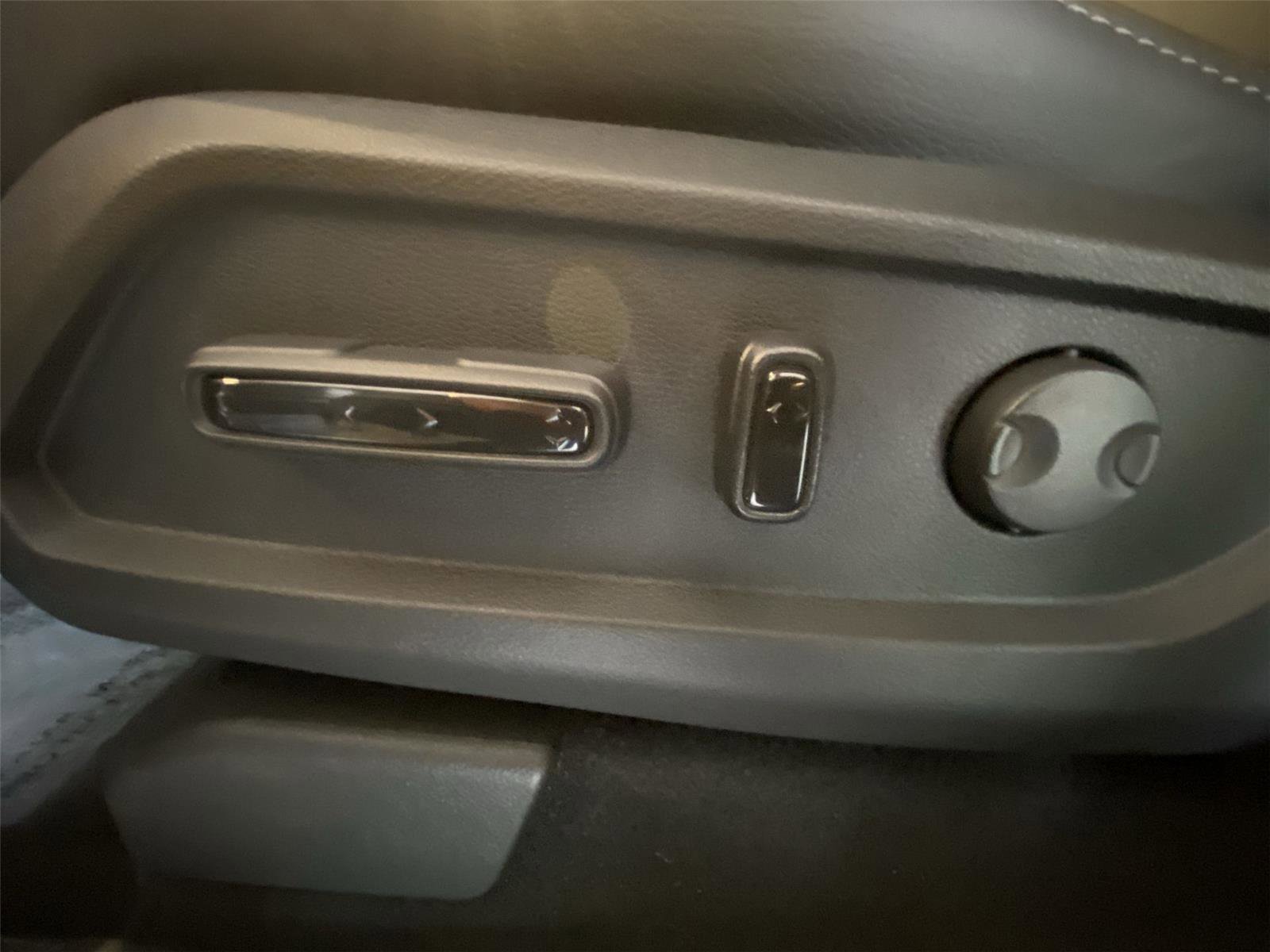 Used 2025 Honda Pilot EX-L image 14