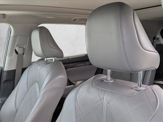 Used 2021 Toyota Highlander Platinum AWD/4WD image 14