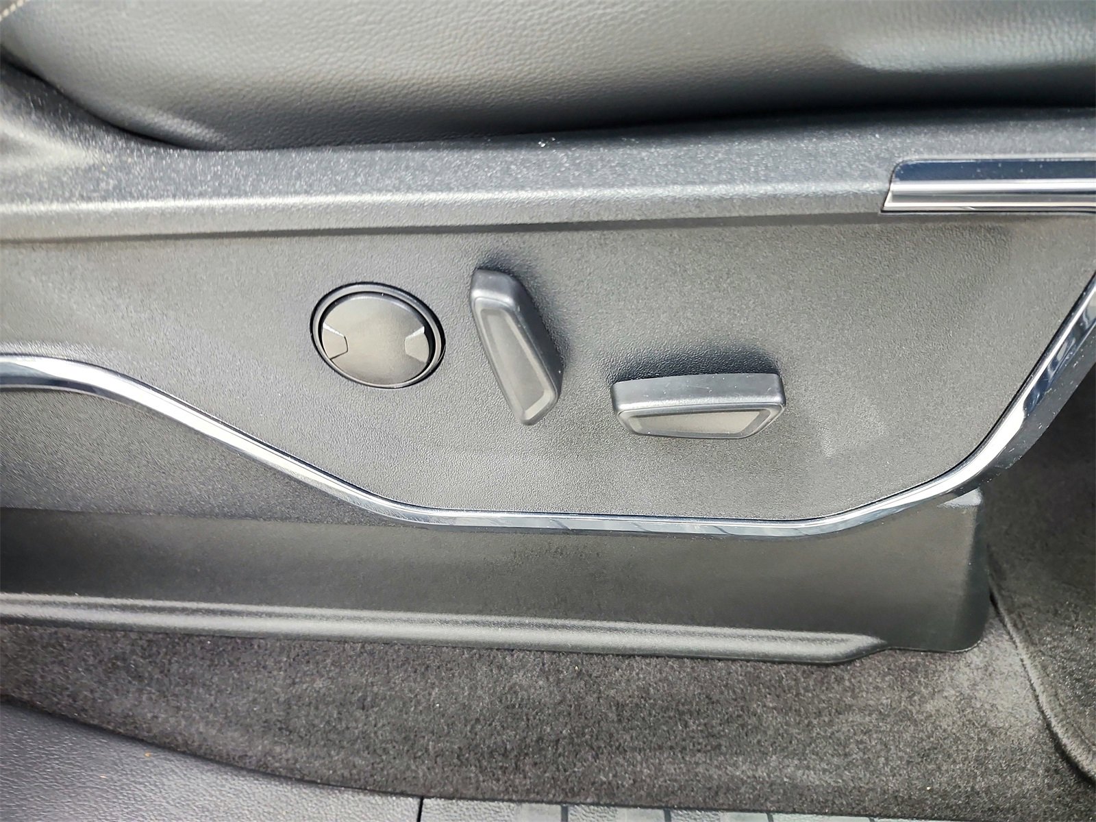 Used 2023 Ford F150 Lariat image 39