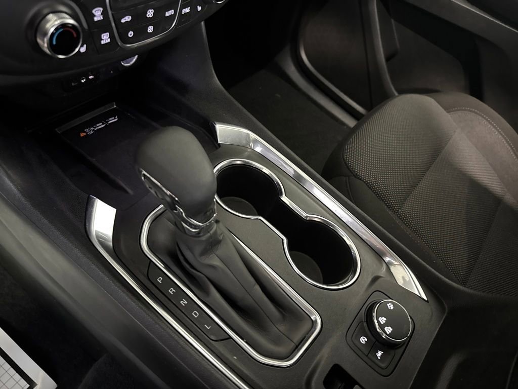 Used 2023 Chevrolet Traverse LT image 24