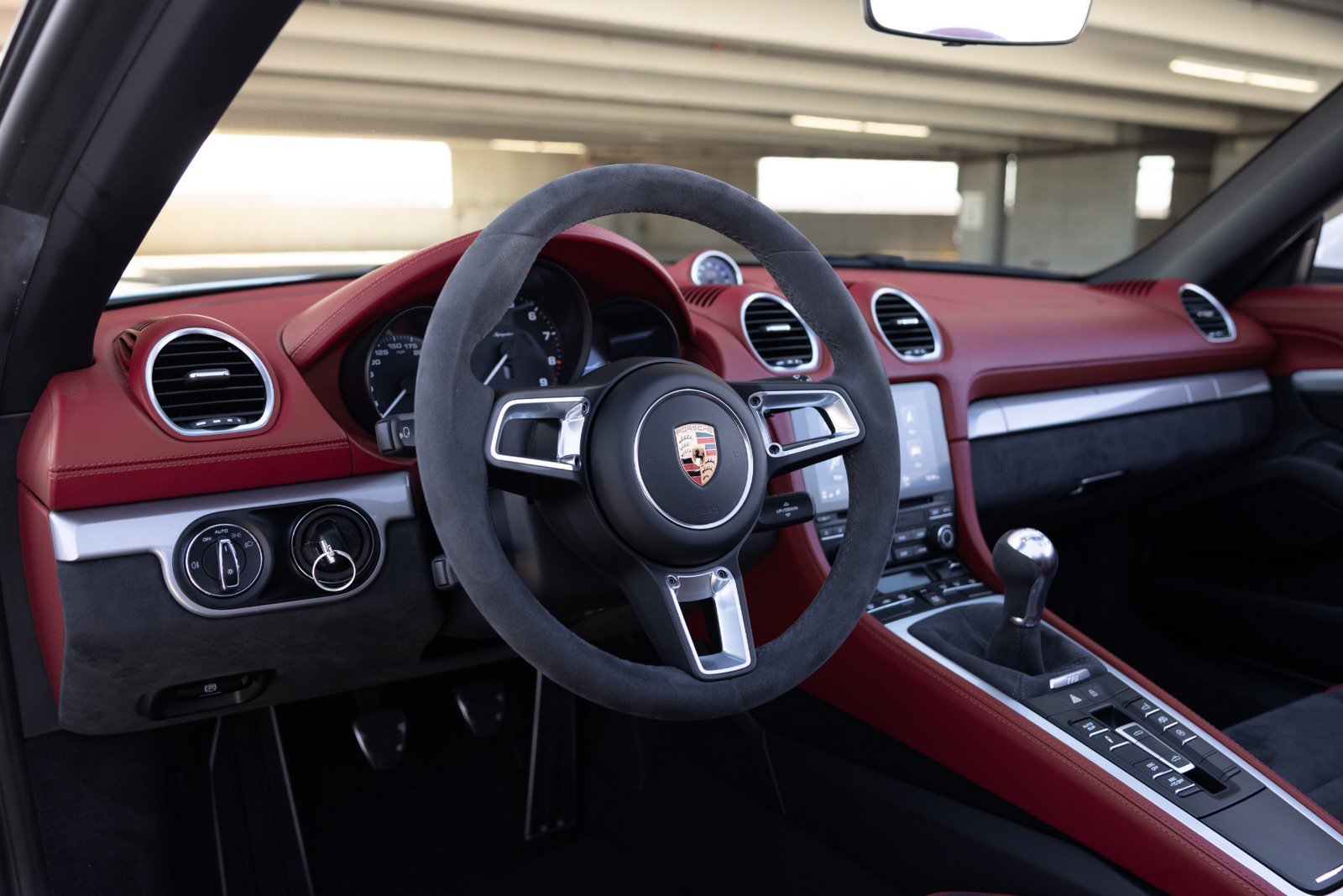 Used 2020 Porsche 718 Boxster Spyder RWD image 53