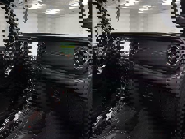 Used 2022 Jeep Wrangler Unlimited Sahara image 29