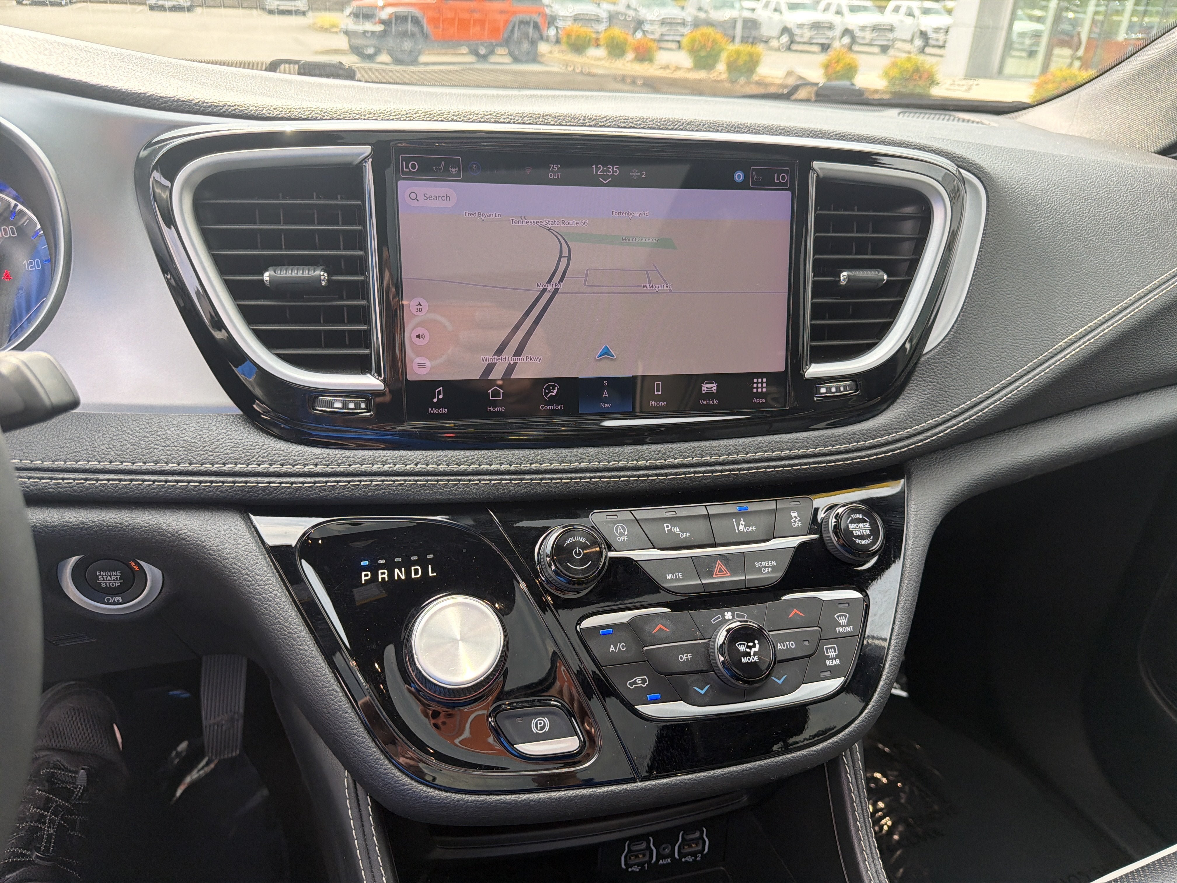 Used 2025 Chrysler Pacifica Limited FWD image 37