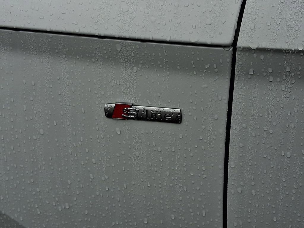 Used 2023 Audi Q5 2.0T Premium w/ Convenience Package image 32