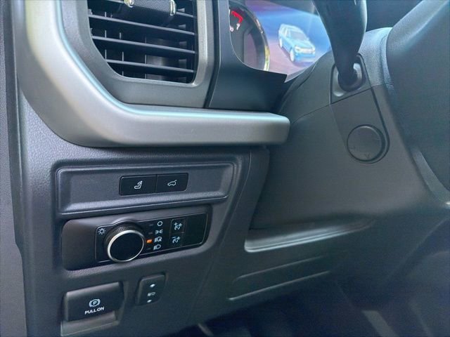 Used 2024 Ford Expedition XLT AWD/4WD image 25