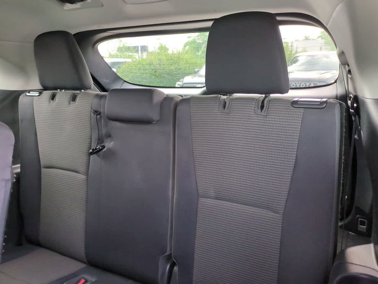 Certified 2021 Toyota Highlander L FWD image 13