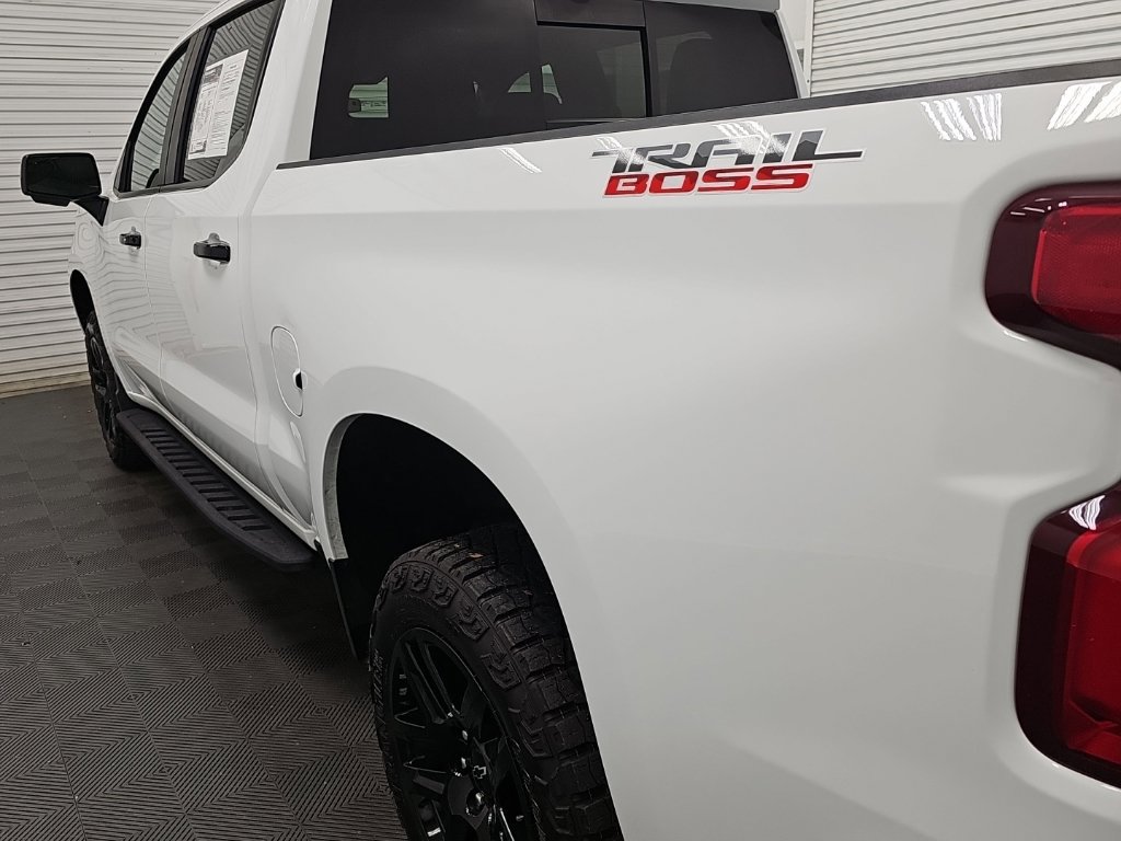 Used 2024 Chevrolet Silverado 1500 LT Trail Boss w/ LT Trail Boss Premium Package AWD/4WD image 7