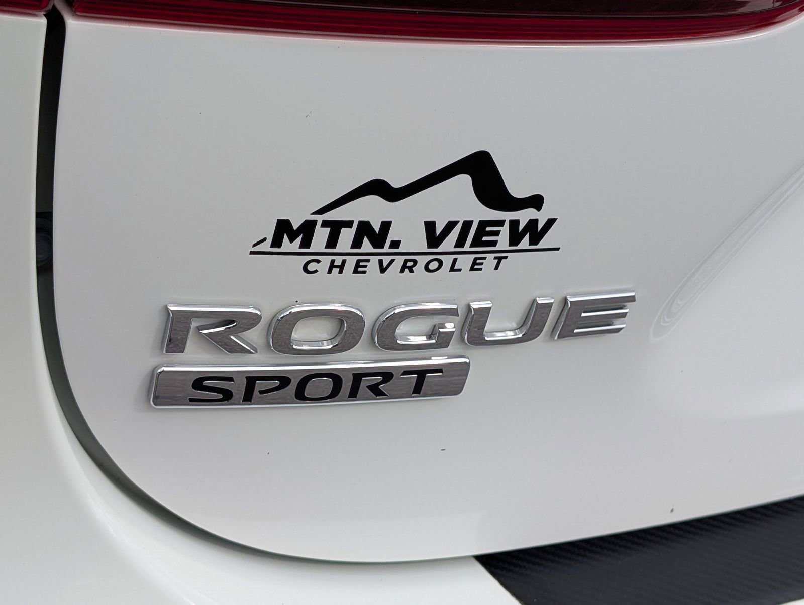 Used 2021 Nissan Rogue Sport S image 5