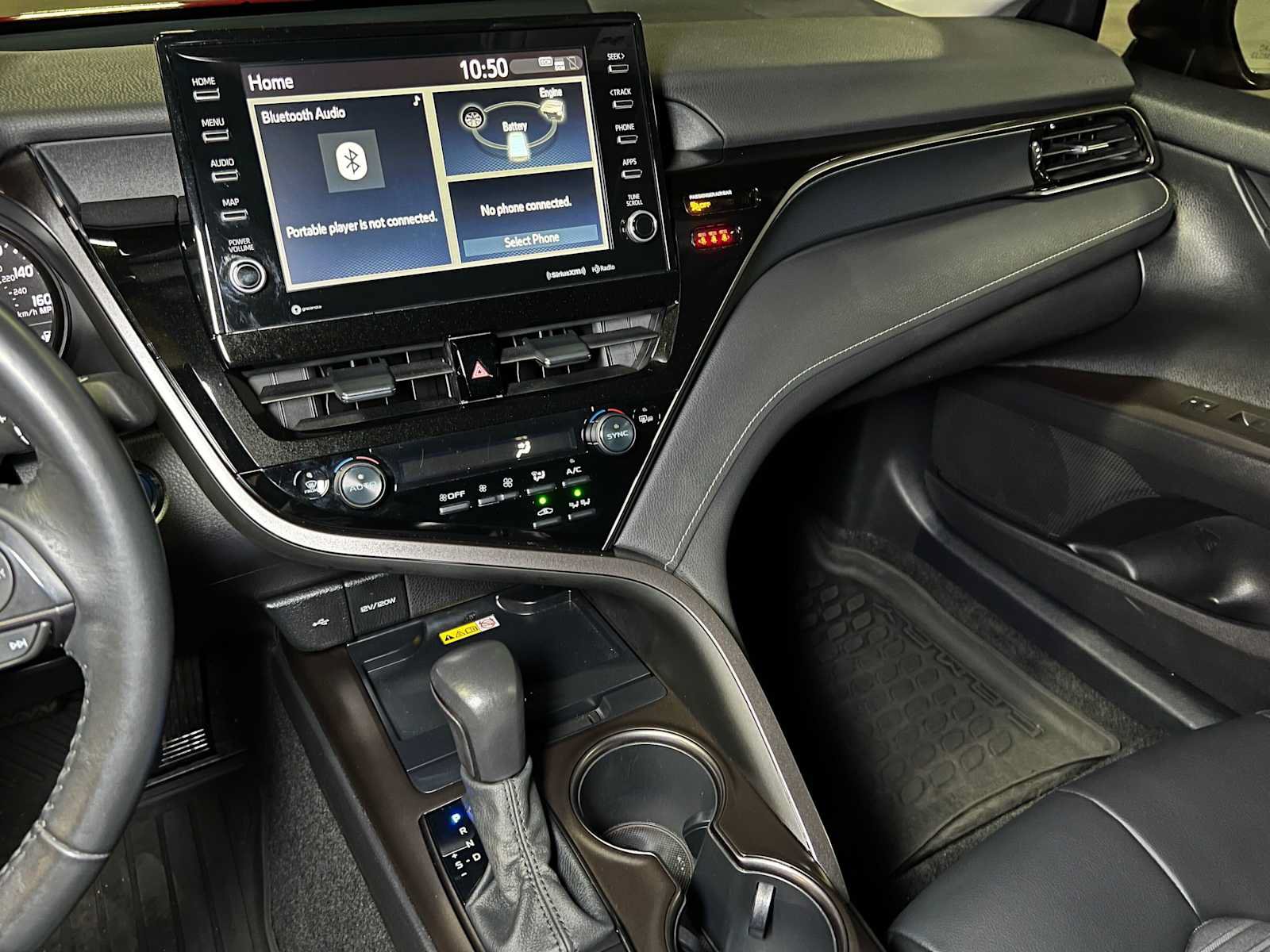 Used 2022 Toyota Camry SE w/ Audio Upgrade Package FWD image 32