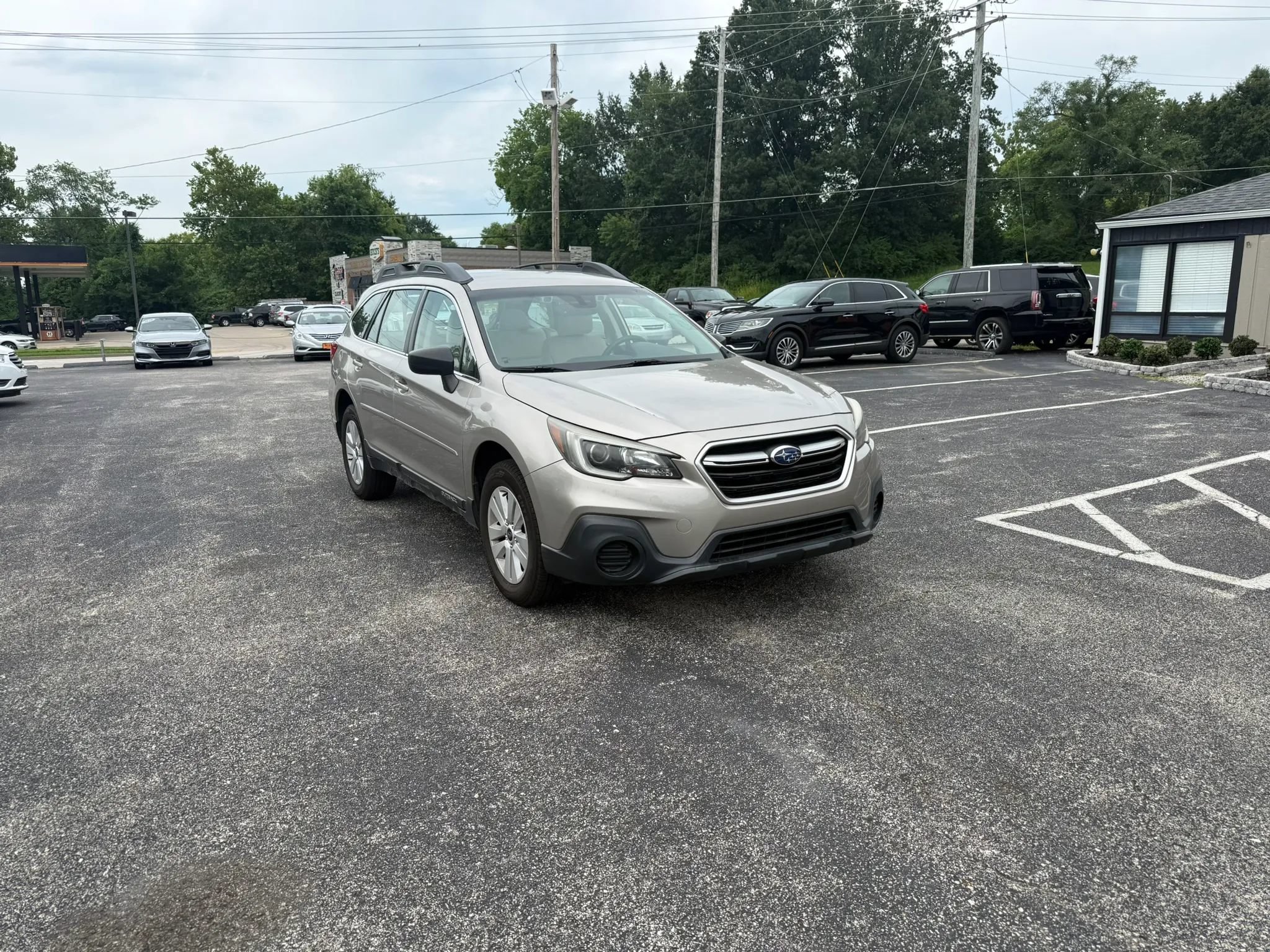 Used 2019 Subaru Outback 2.5i AWD/4WD image 7