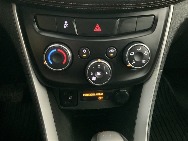 Used 2021 Chevrolet Trax LT AWD/4WD image 30