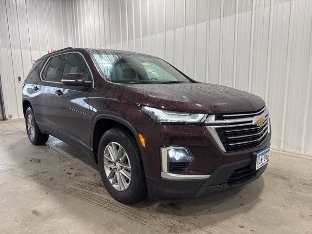 Used 2023 Chevrolet Traverse LT image 2