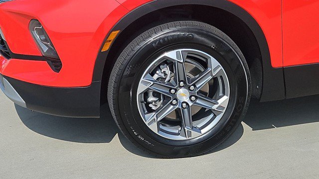 Used 2025 Chevrolet Blazer LT FWD image 32