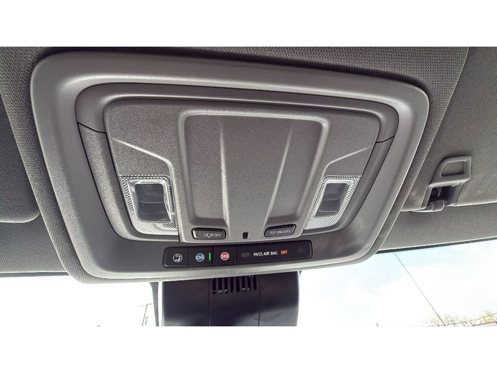 Used 2024 Chevrolet Silverado 1500 LT image 18