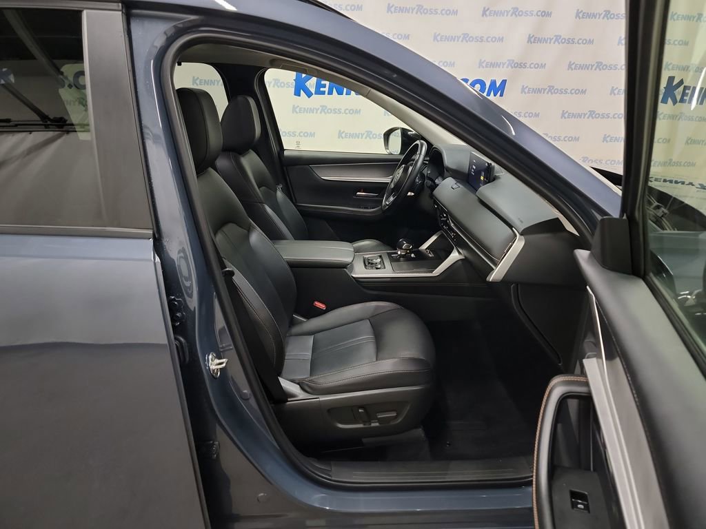 Certified 2025 MAZDA CX-70 3.3 Turbo w/ Preferred Package image 14