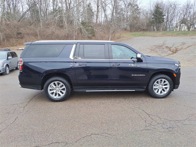 Used 2024 Chevrolet Suburban Premier image 6