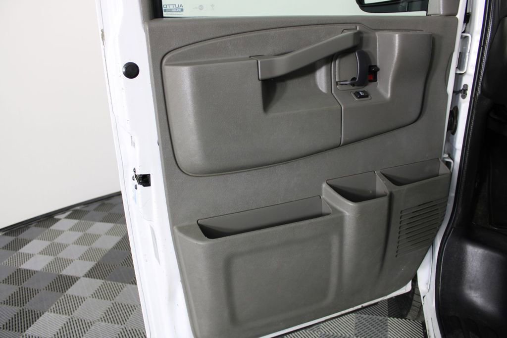 Used 2016 Chevrolet Express 3500 LT w/ LT Preferred Equipment Group image 13
