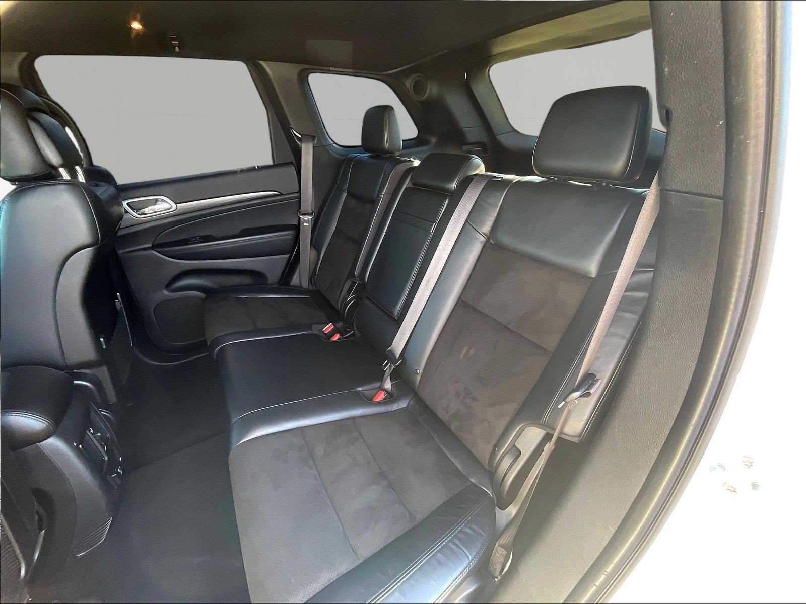 Used 2021 Jeep Grand Cherokee Altitude AWD/4WD image 13