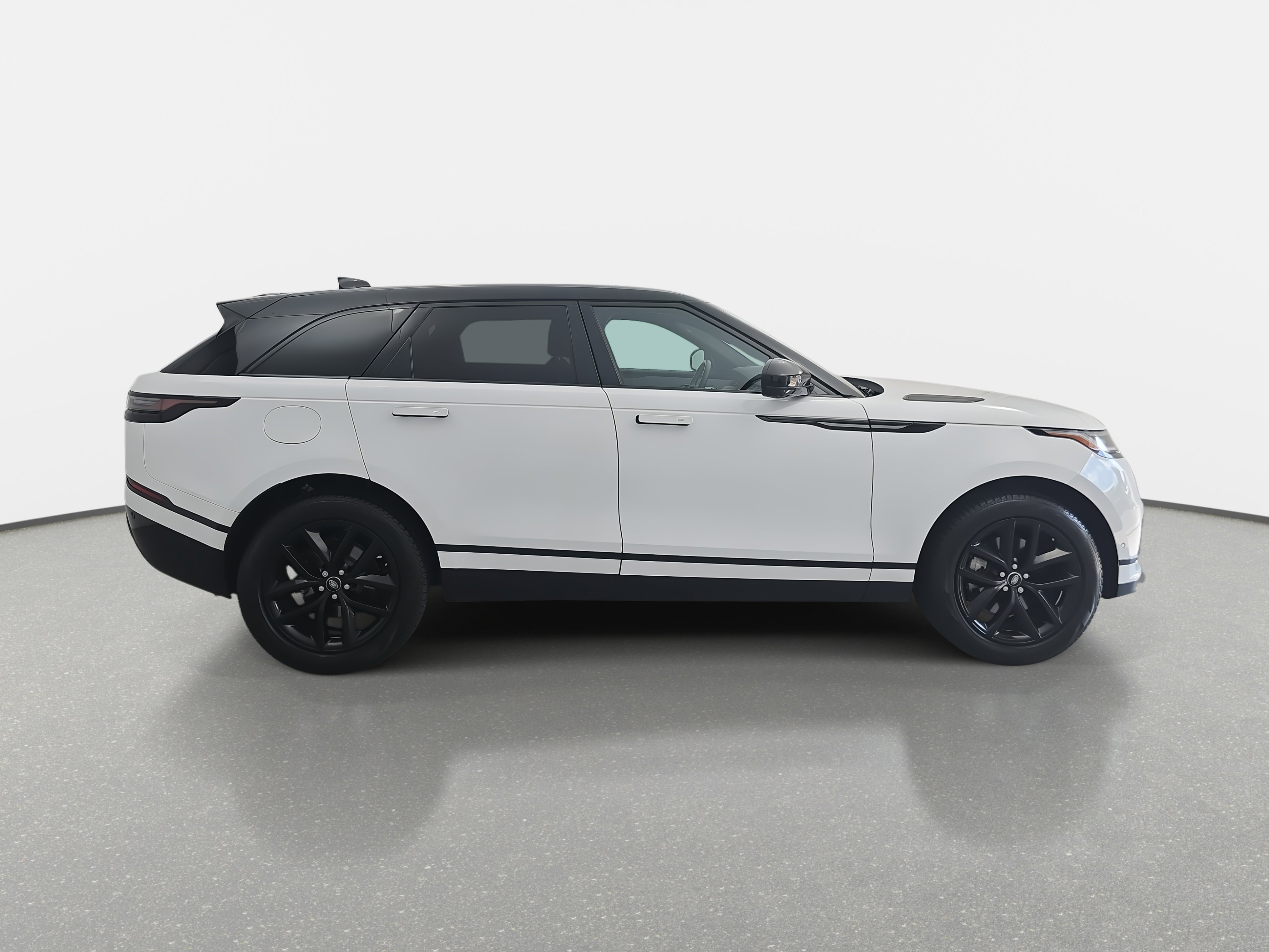 Used 2024 Land Rover Range Rover Velar Dynamic SE image 4