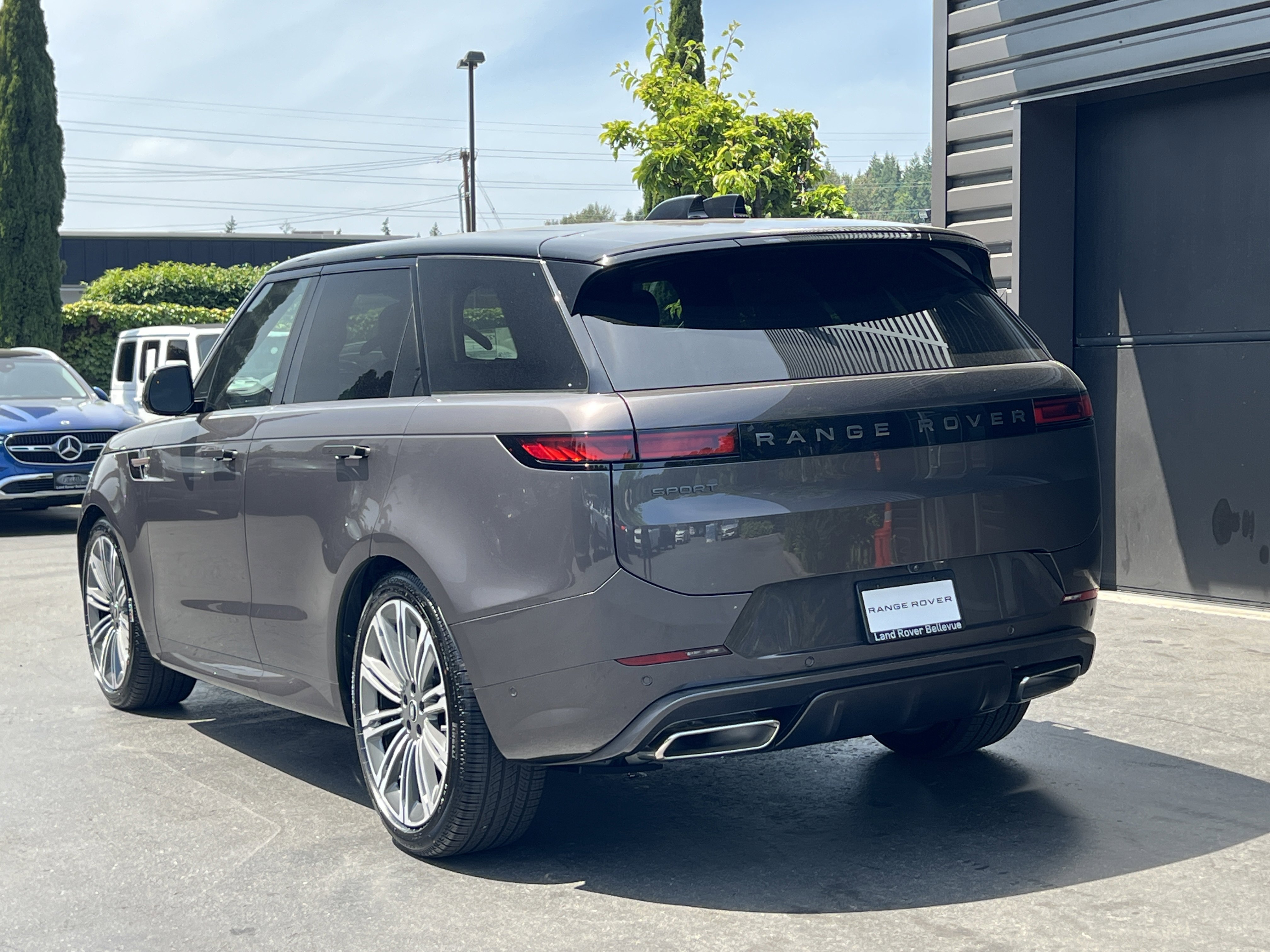 New 2025 Land Rover Range Rover Sport Dynamic SE image 6